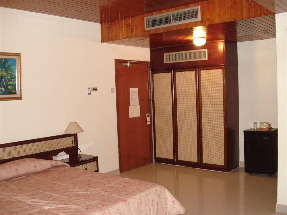 Atlas Hotel Manama Exterior foto